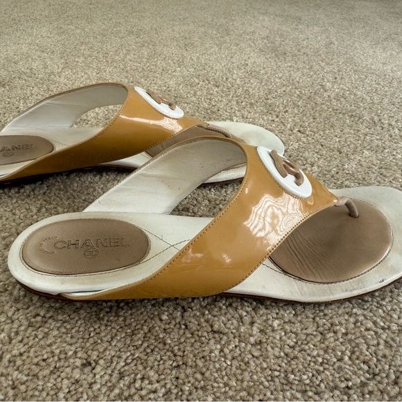Chanel flat CC Tan Sandals - Picture 4 of 5